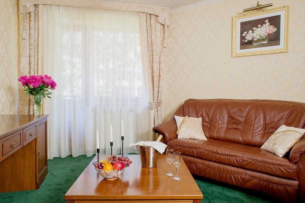 Zolota Gora Hotel-Rancho Uzhhorod Room photo